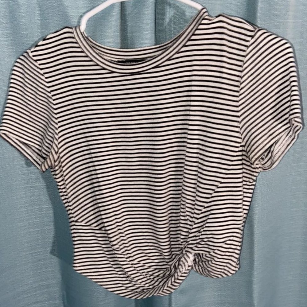 Forever 21 knotted crop top